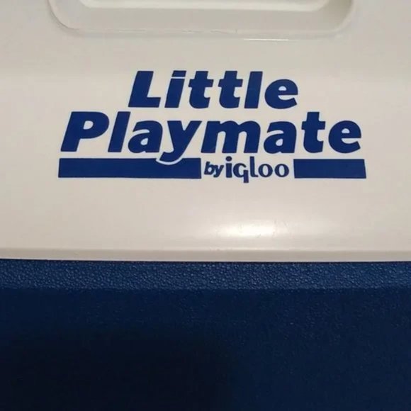 Vintage Little Playmate by Igloo Cooler Lunchbox Holds 6 - 8 12 Ounce Cans Blue - Picture 3 of 12